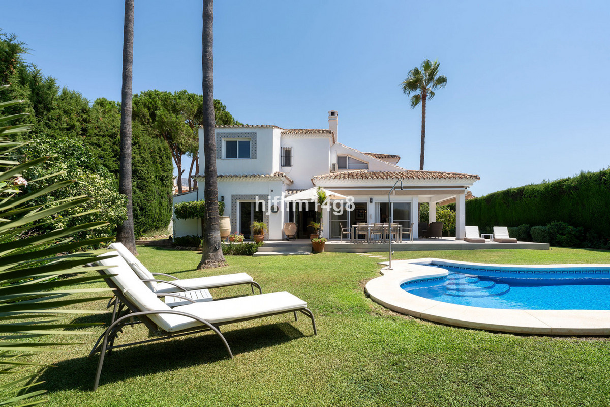 Villas de 5 dormitorios en venta en Nueva Andaluc�a – R5310151 Villas de 5 dormitorios en venta en Nueva Andaluc�a – R5310151