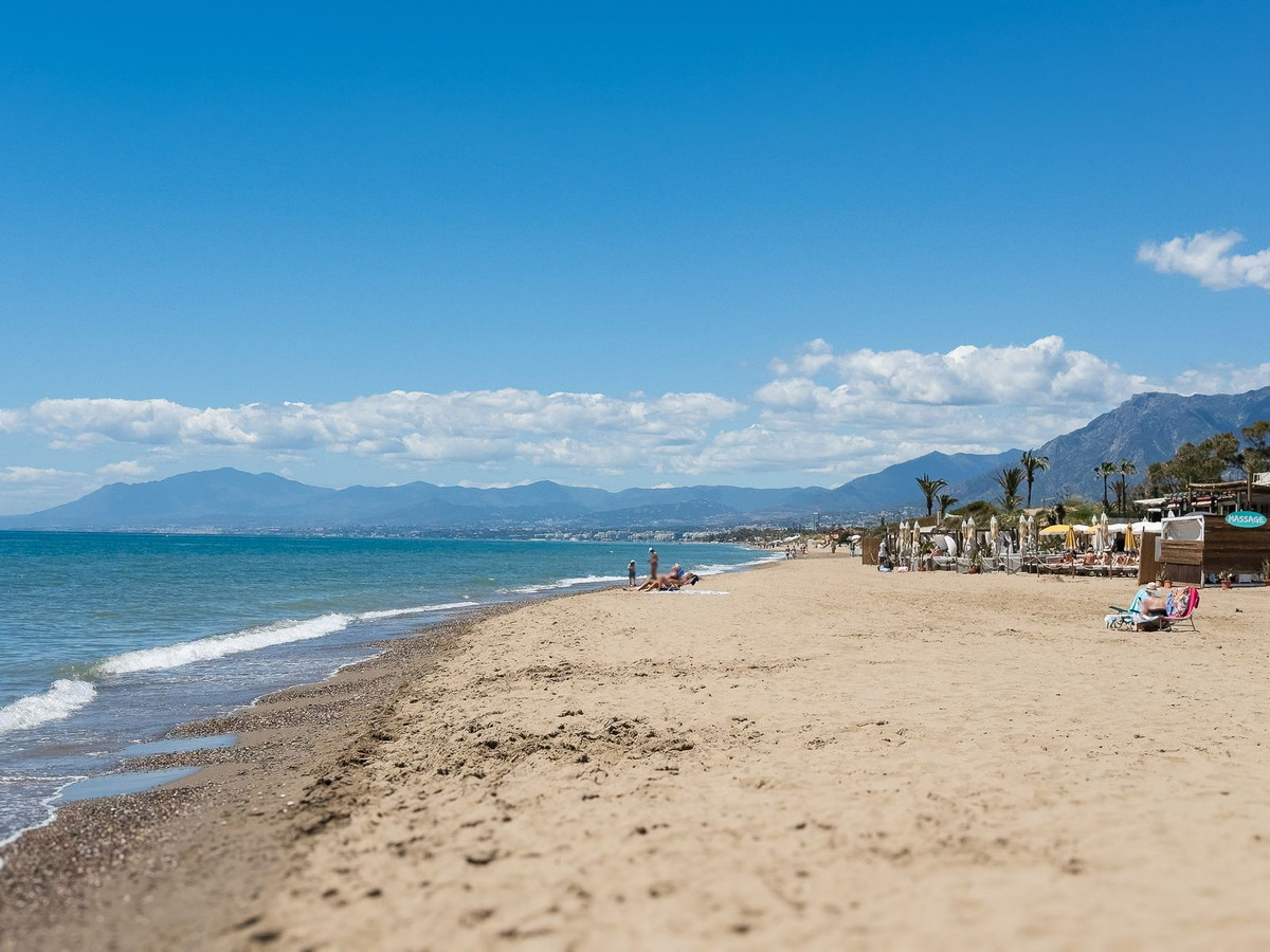 4 bedroom Apartments for sale in Elviria – R5272375 4 bedroom Apartments for sale in Elviria – R5272375
