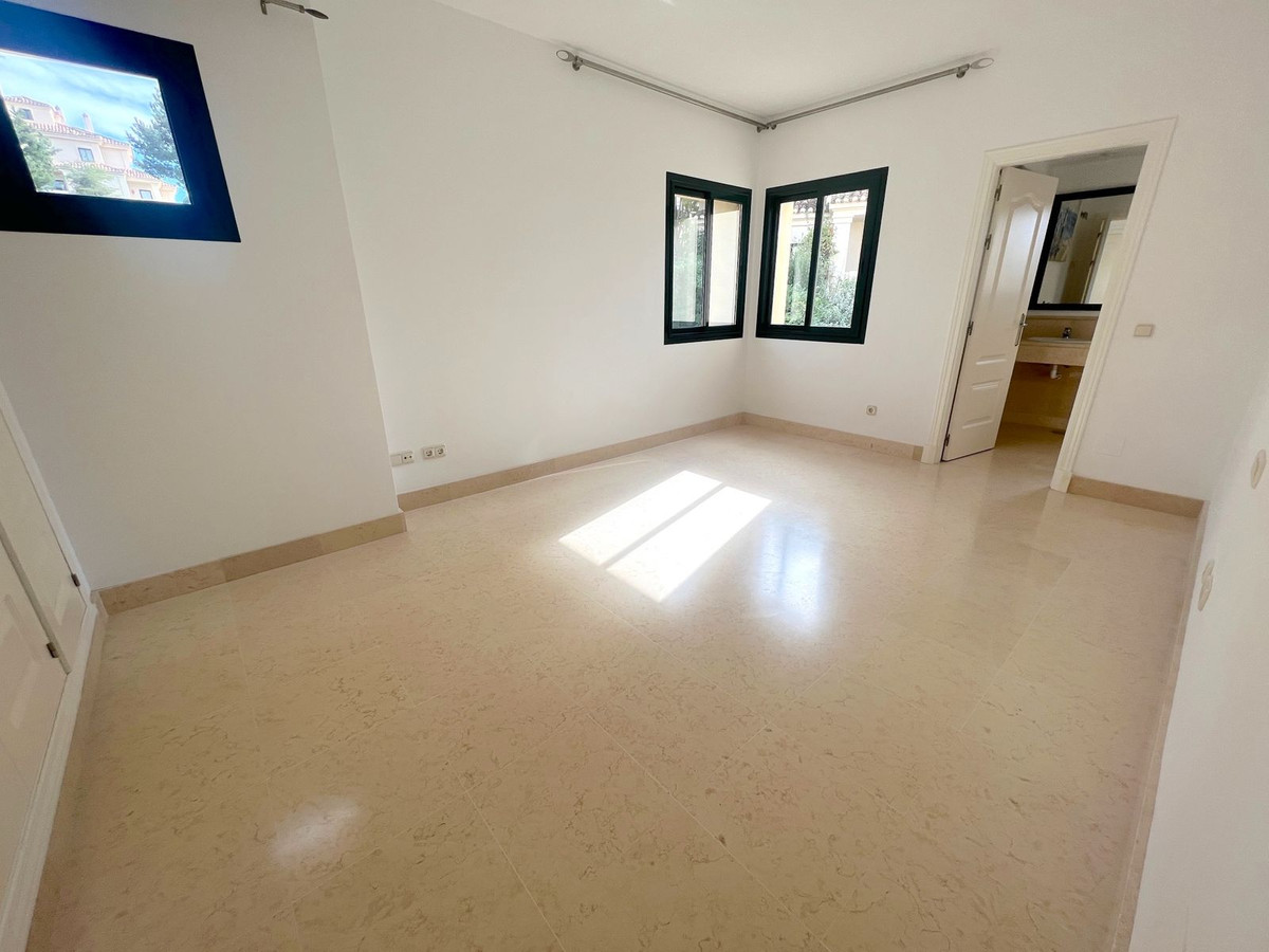 Apartamentos de 3 dormitorios en venta en Benahav�s – R4977001 Apartamentos de 3 dormitorios en venta en Benahav�s – R4977001