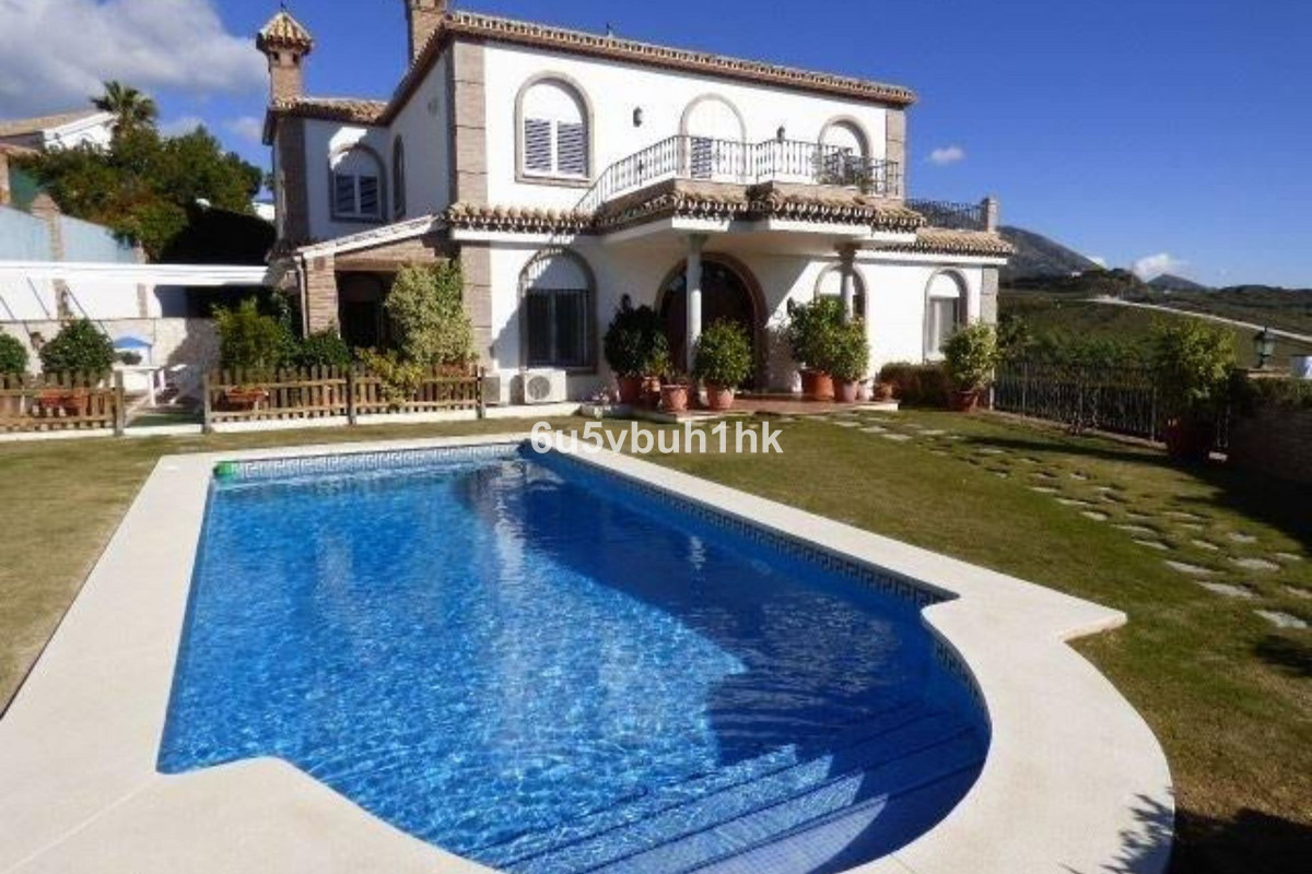 Villas de 4 dormitorios en venta en Mijas – R5155876 Villas de 4 dormitorios en venta en Mijas – R5155876
