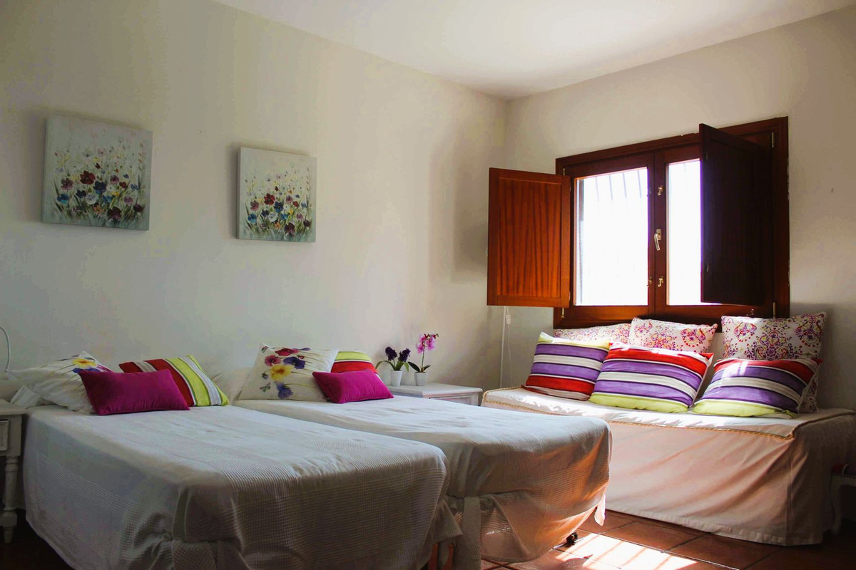 10 bedroom Villas for sale in El Rosario – R5376970 10 bedroom Villas for sale in El Rosario – R5376970