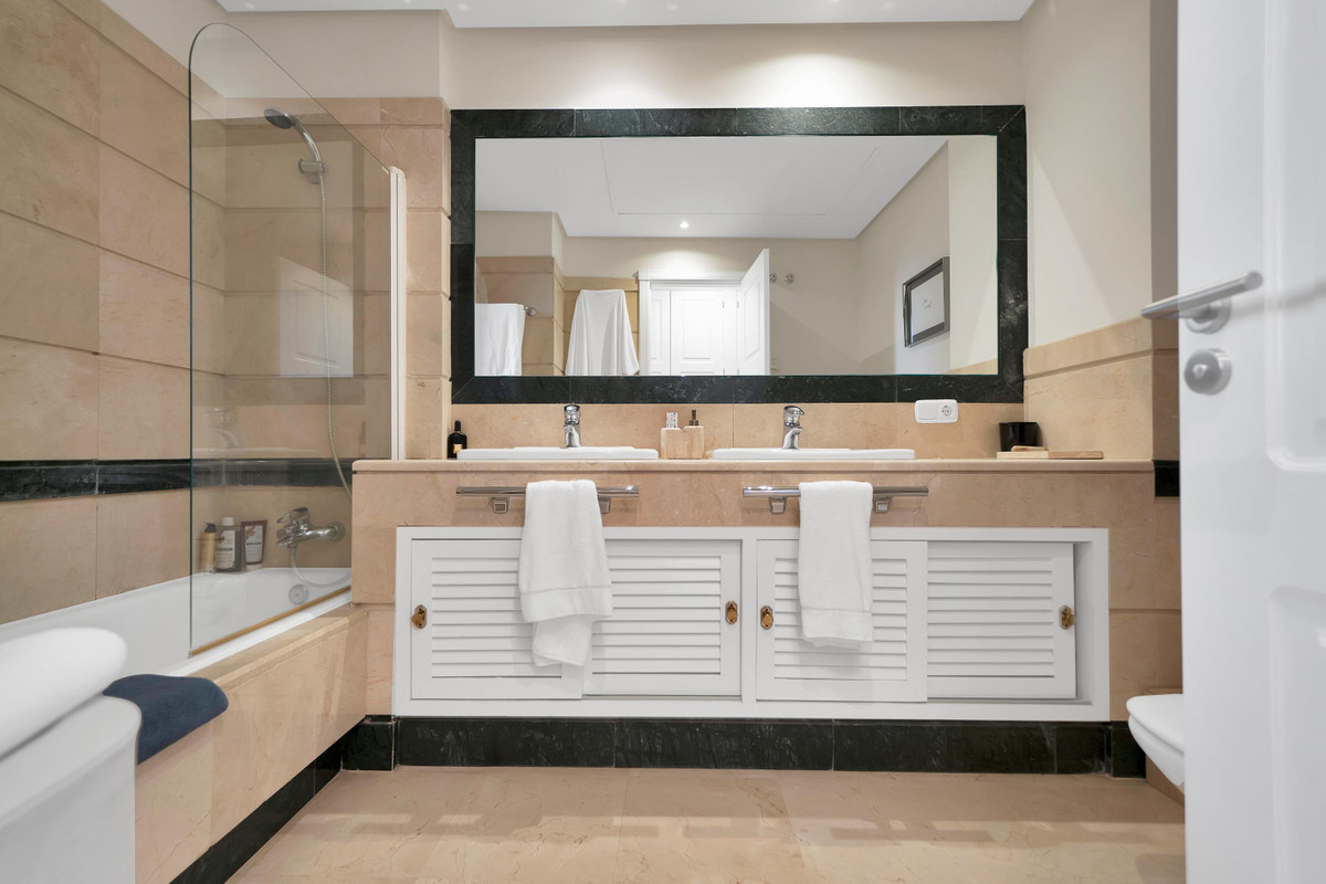 Apartamentos de 3 dormitorios en venta en Bah�a de Marbella – R5304808 Apartamentos de 3 dormitorios en venta en Bah�a de Marbella – R5304808