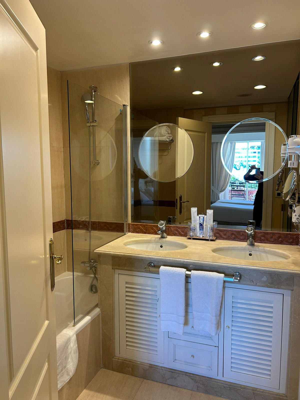 Apartamentos de 2 dormitorios en venta en Milla de Oro – R5264068 Apartamentos de 2 dormitorios en venta en Milla de Oro – R5264068