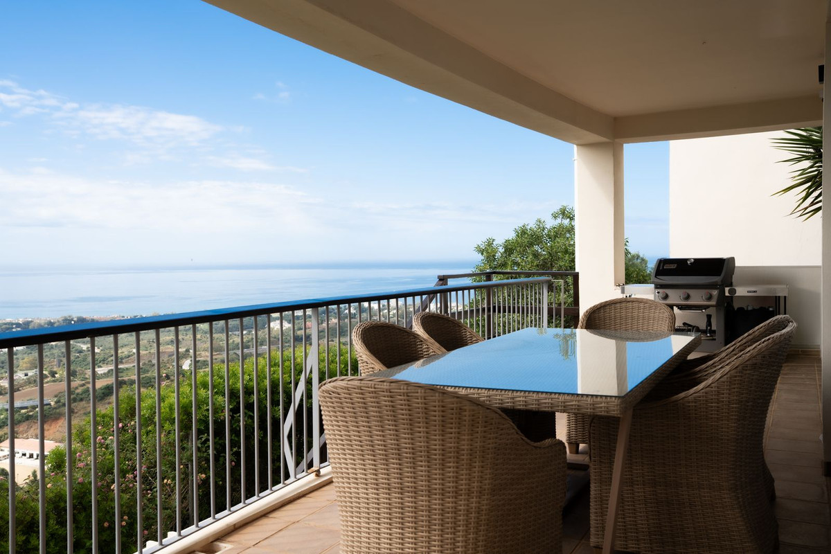 3 bedroom Apartments for sale in Altos de los Monteros – R5384665 3 bedroom Apartments for sale in Altos de los Monteros – R5384665