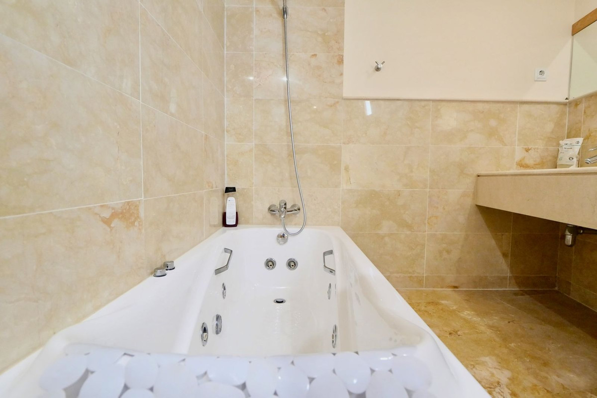 3 bedroom Penthouses for sale in Altos de los Monteros – R5167216 3 bedroom Penthouses for sale in Altos de los Monteros – R5167216