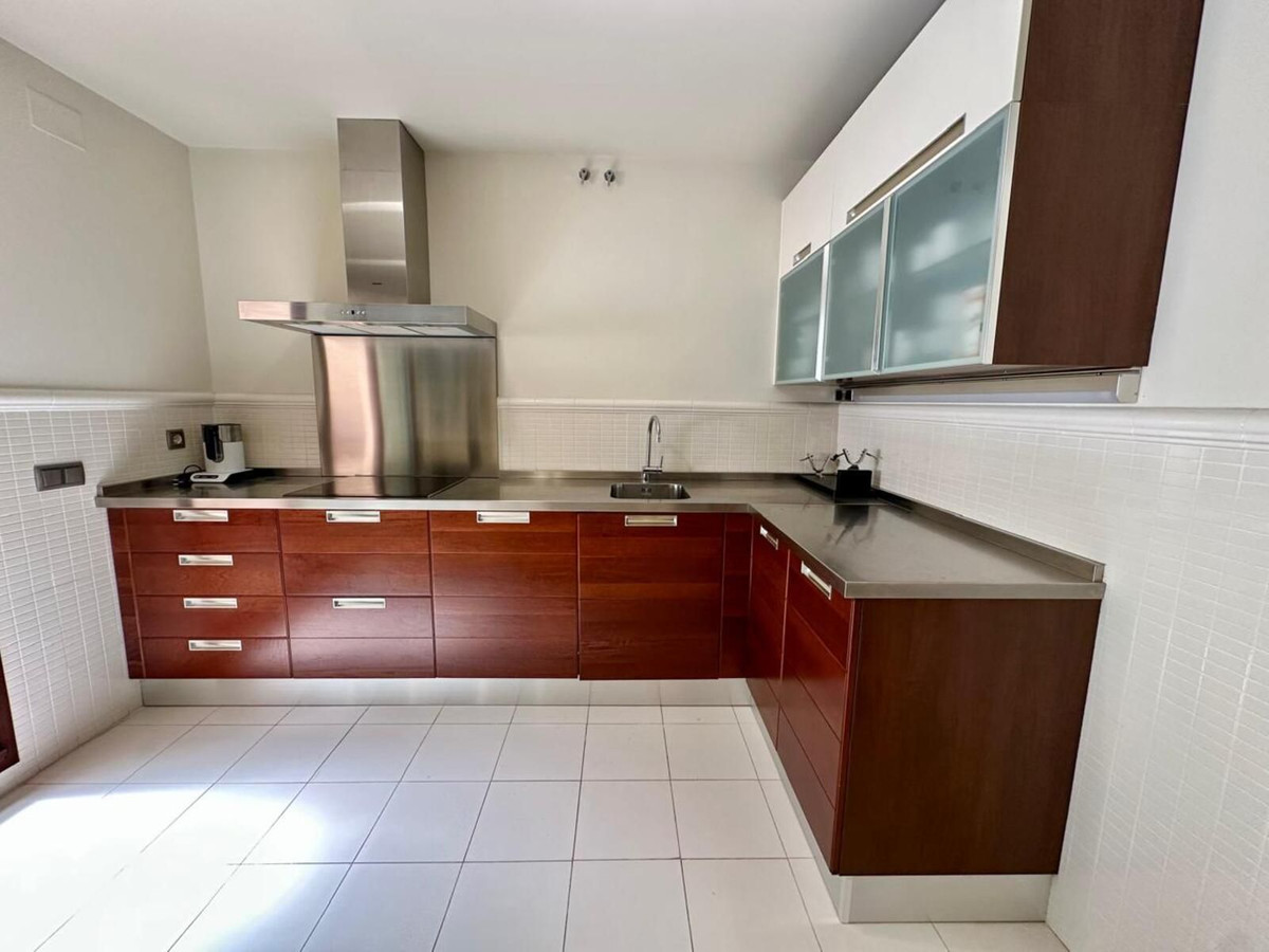 Apartamentos de 3 dormitorios en venta en Nueva Andalucía – R5051566 Apartamentos de 3 dormitorios en venta en Nueva Andalucía – R5051566