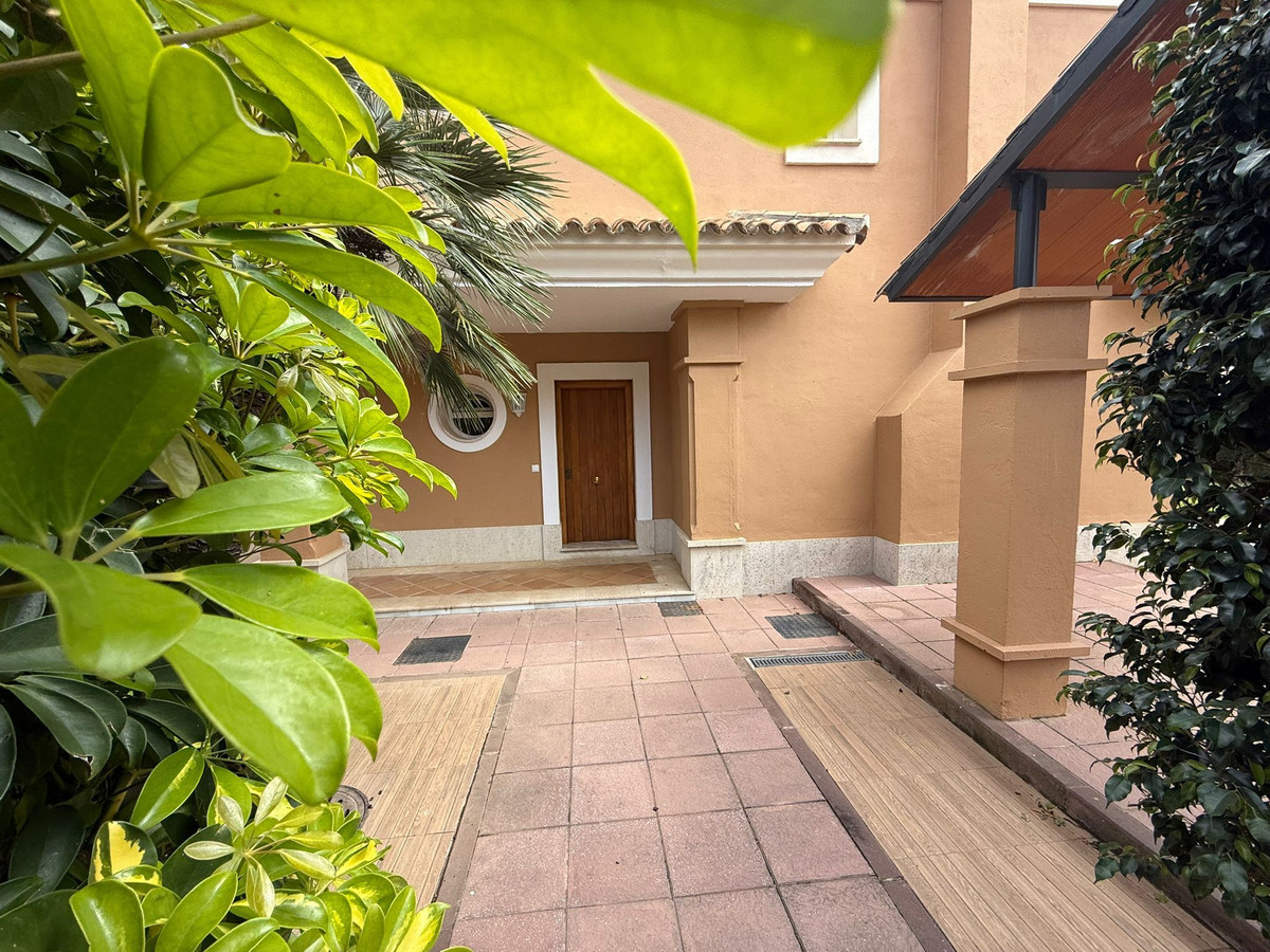 3 bedroom Townhouses for sale in Marbella – R5359879 3 bedroom Townhouses for sale in Marbella – R5359879