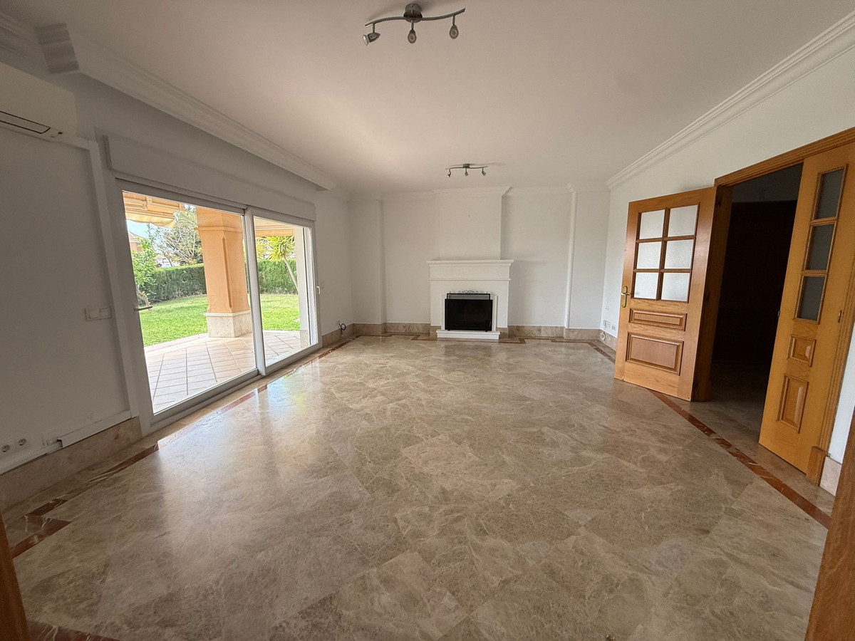3 bedroom Townhouses for sale in Marbella – R5359879 3 bedroom Townhouses for sale in Marbella – R5359879