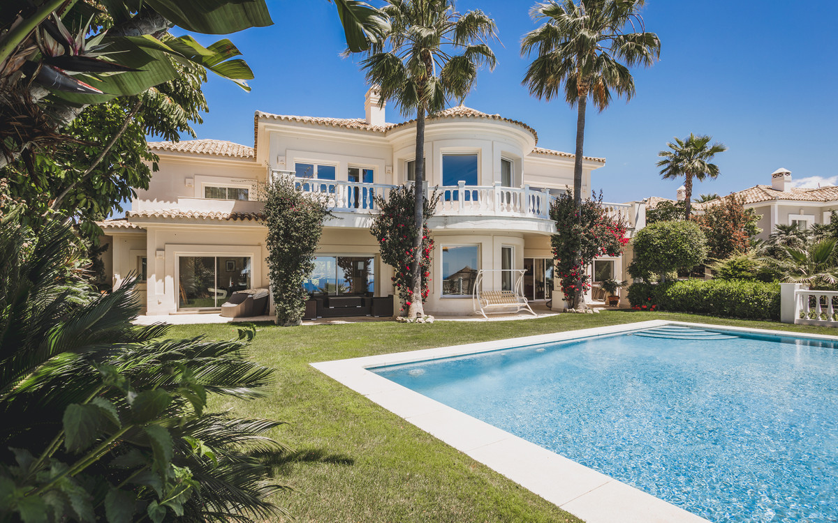Villas de 5 dormitorios en venta en Altos de los Monteros – R3976990 Villas de 5 dormitorios en venta en Altos de los Monteros – R3976990