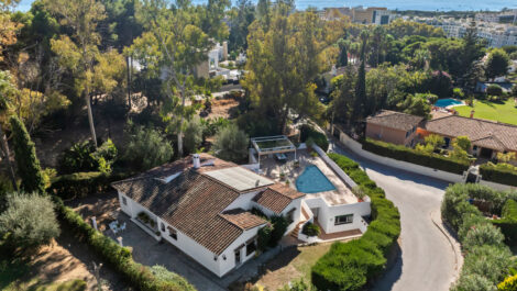4 bedroom Villas for sale in Marbella – R5255233