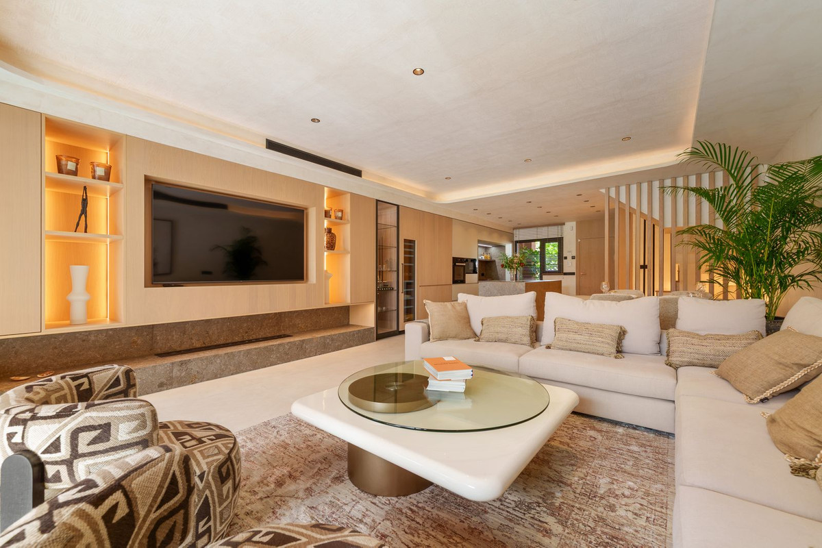 Adosados de 4 dormitorios en venta en Milla de Oro – R5322421 Adosados de 4 dormitorios en venta en Milla de Oro – R5322421