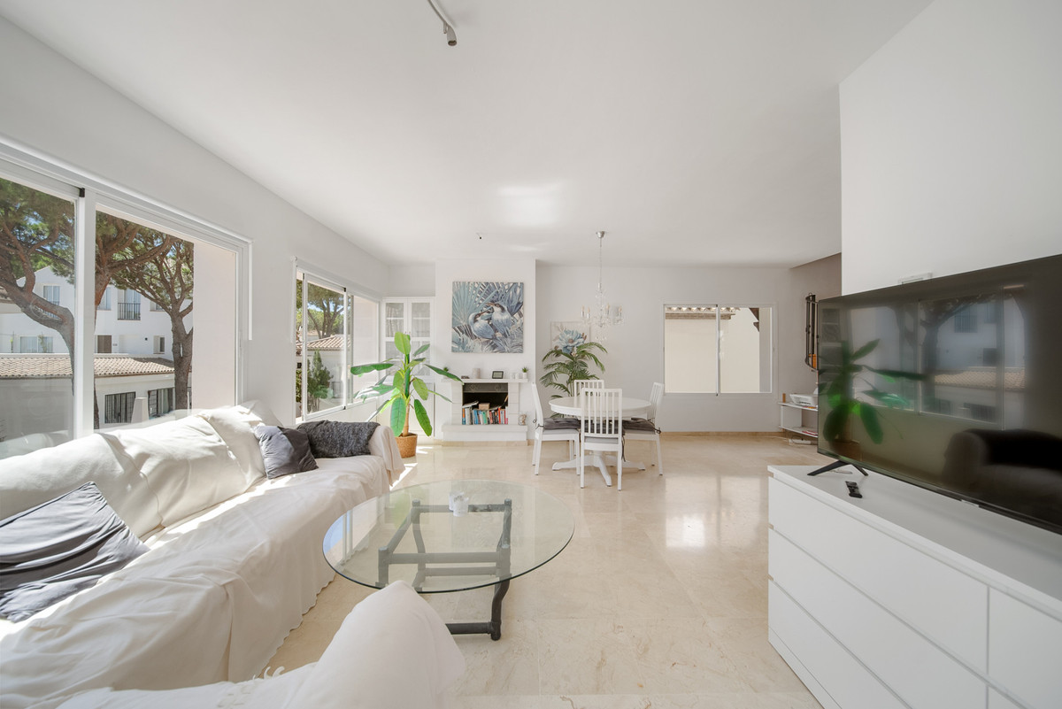 Apartamentos de 3 dormitorios en venta en Nueva Andalucía – R5160301 Apartamentos de 3 dormitorios en venta en Nueva Andalucía – R5160301