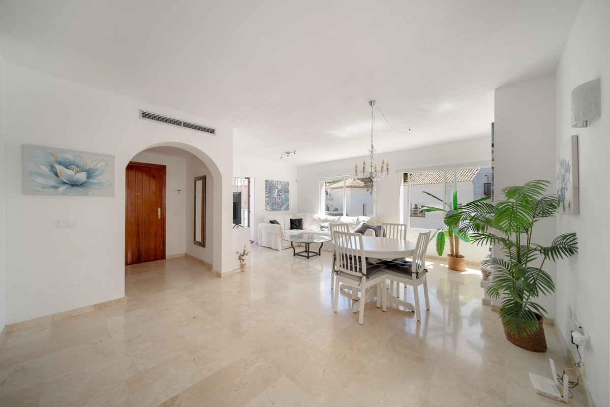 Apartamentos de 3 dormitorios en venta en Nueva Andalucía – R5160301 Apartamentos de 3 dormitorios en venta en Nueva Andalucía – R5160301