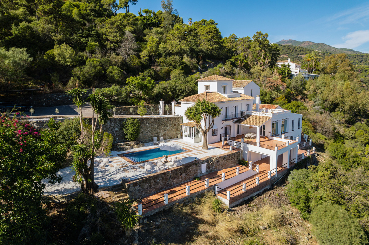 Villas de 6 dormitorios en venta en El Madroñal – R5225707 Villas de 6 dormitorios en venta en El Madroñal – R5225707