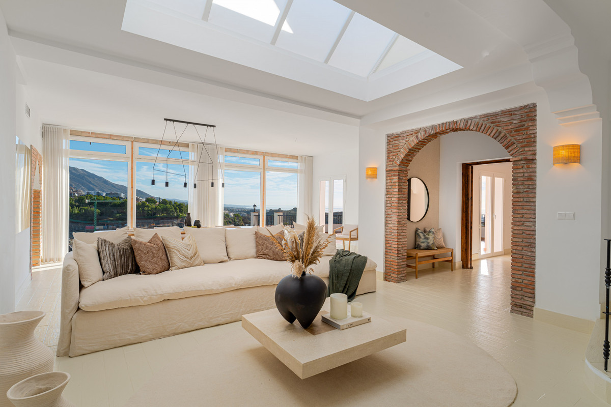 Villas de 6 dormitorios en venta en El Madroñal – R5225707 Villas de 6 dormitorios en venta en El Madroñal – R5225707