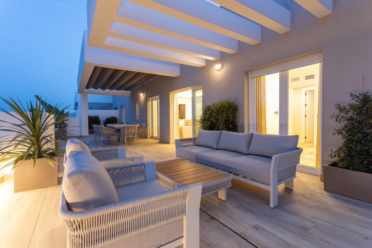 Apartamentos de 4 dormitorios en venta en Nueva Andalucía – R5107096 Apartamentos de 4 dormitorios en venta en Nueva Andalucía – R5107096