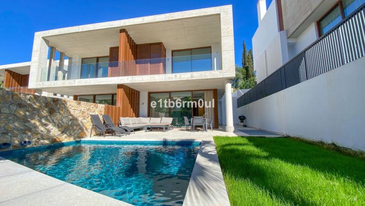 Pareados de 3 dormitorios en venta en Milla de Oro – R5306212 Pareados de 3 dormitorios en venta en Milla de Oro – R5306212 en