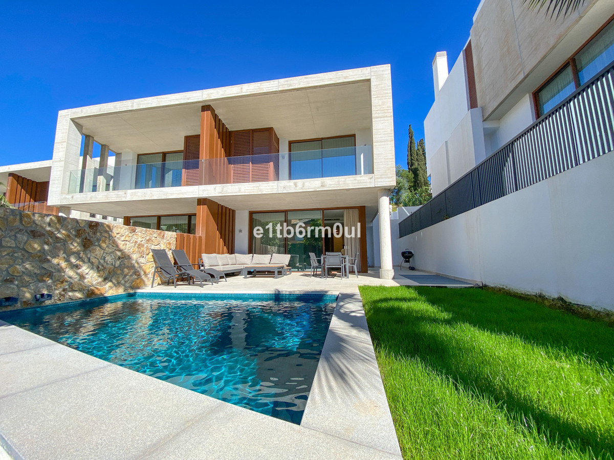 Pareados de 3 dormitorios en venta en Milla de Oro – R5306212 Pareados de 3 dormitorios en venta en Milla de Oro – R5306212