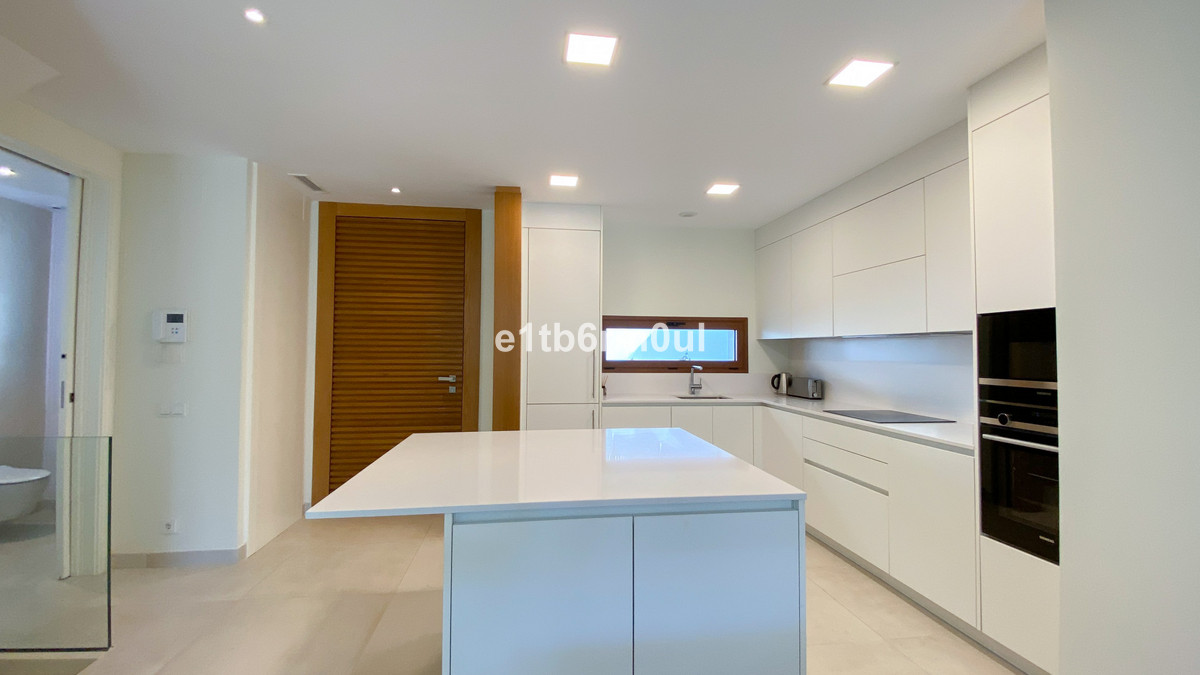 Pareados de 3 dormitorios en venta en Milla de Oro – R5306212 Pareados de 3 dormitorios en venta en Milla de Oro – R5306212
