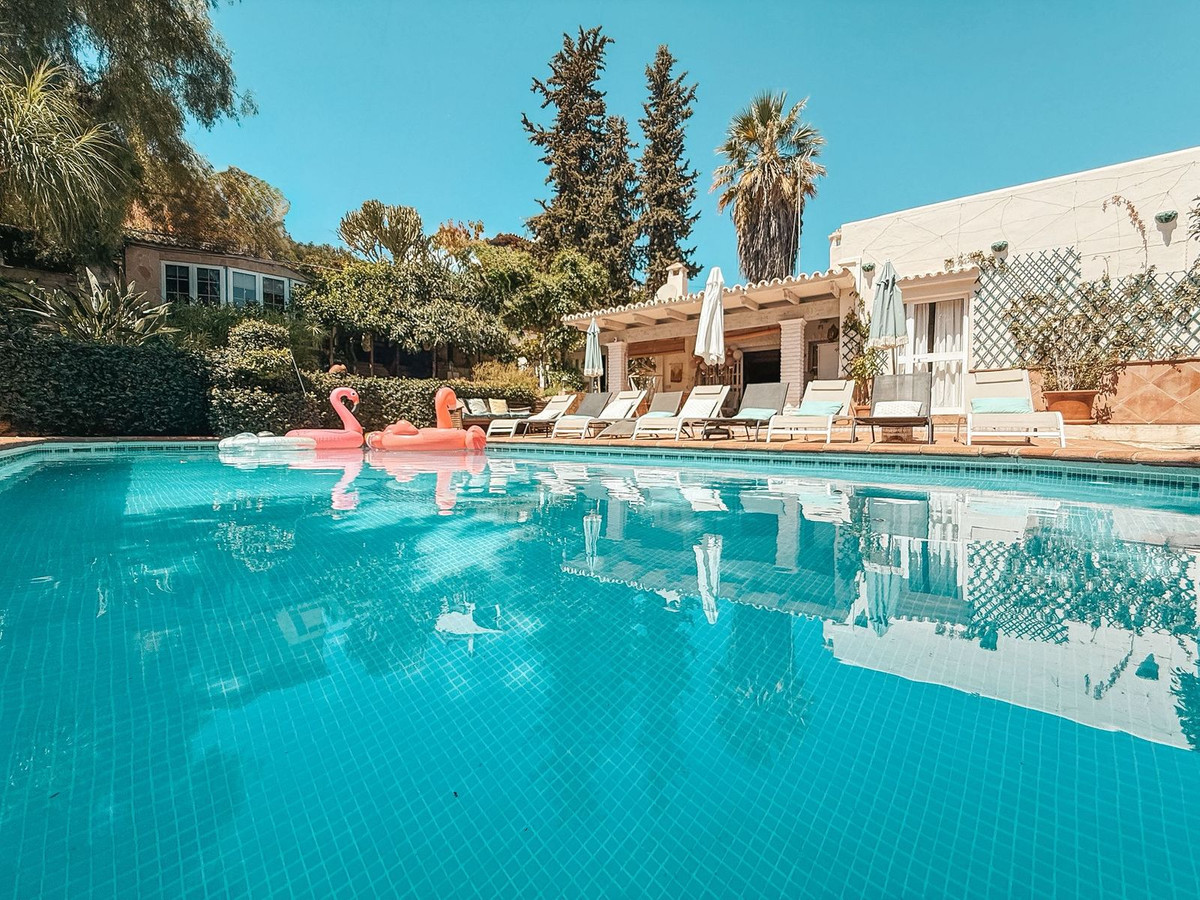 5 bedroom Villas for sale in Nueva Andalucía – R5156332 5 bedroom Villas for sale in Nueva Andalucía – R5156332
