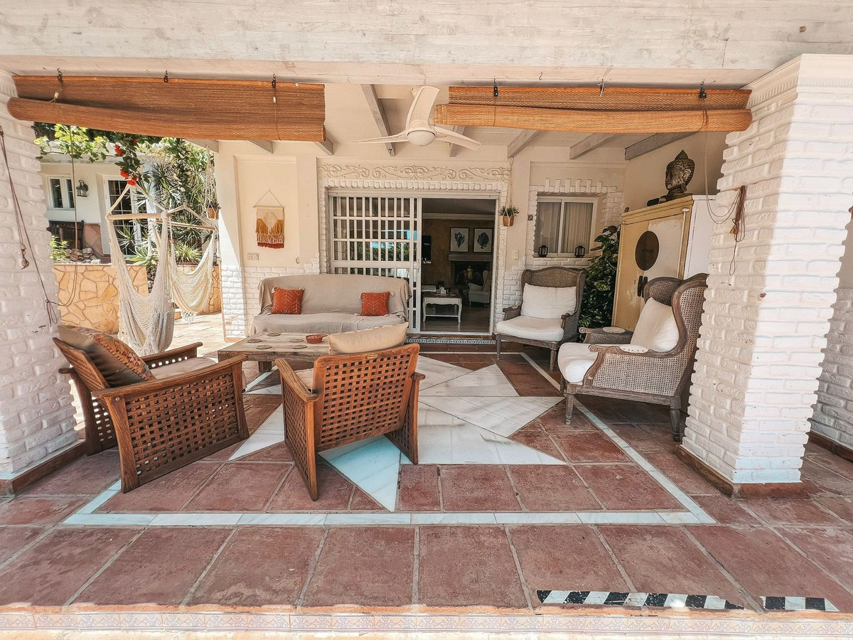 5 bedroom Villas for sale in Nueva Andalucía – R5156332 5 bedroom Villas for sale in Nueva Andalucía – R5156332