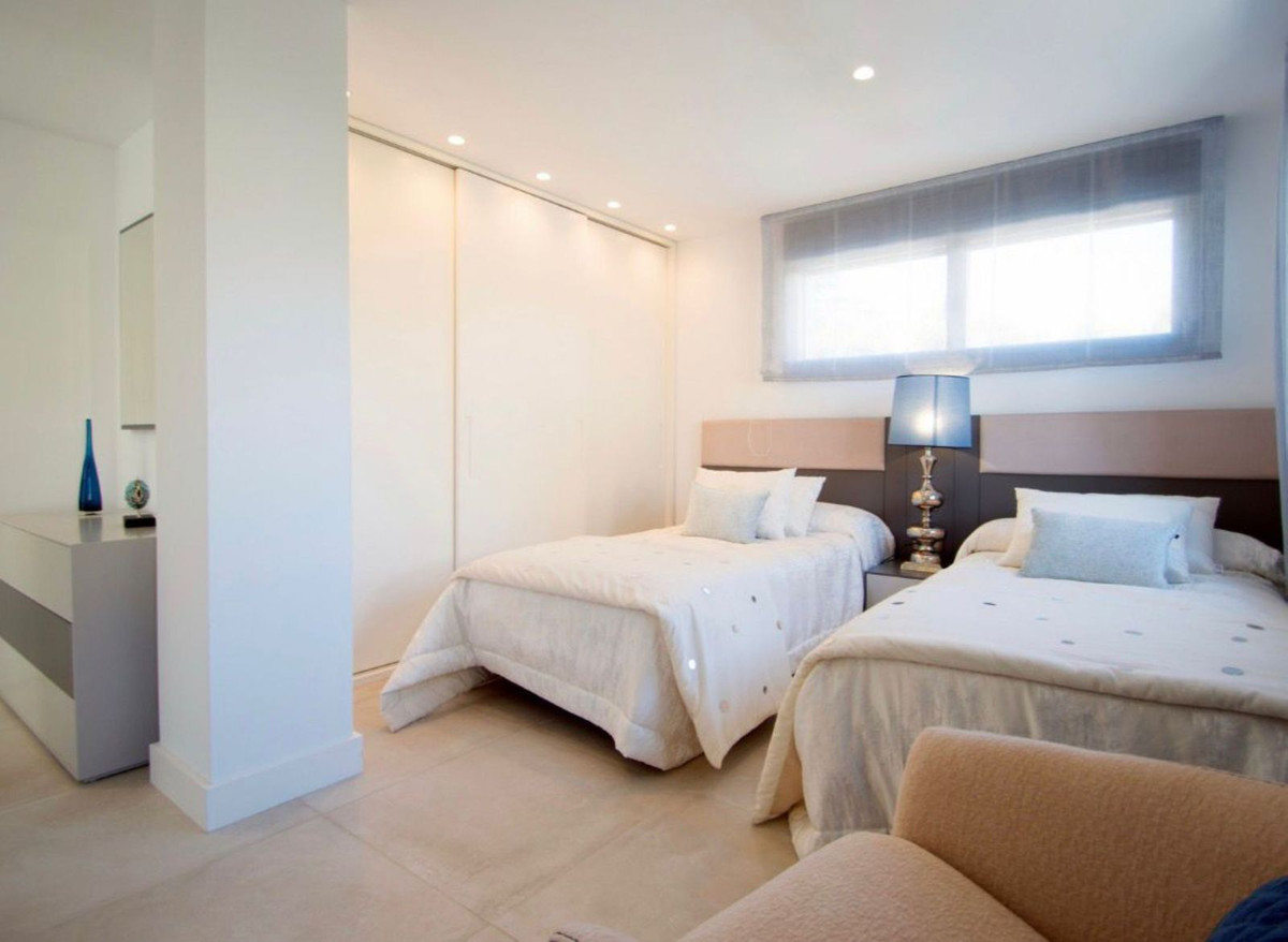 5 bedroom Villas for sale in Nueva Andaluc�a – R5302822 5 bedroom Villas for sale in Nueva Andaluc�a – R5302822