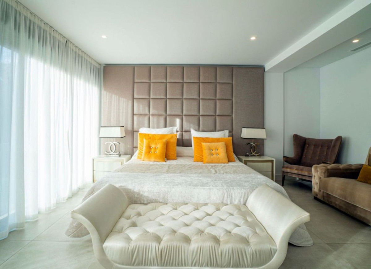5 bedroom Villas for sale in Nueva Andaluc�a – R5302822 5 bedroom Villas for sale in Nueva Andaluc�a – R5302822