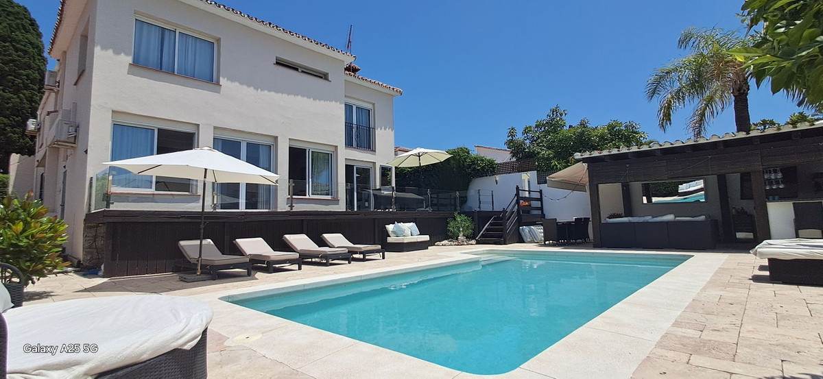 6 bedroom Villas for sale in Marbella – R5324446 6 bedroom Villas for sale in Marbella – R5324446