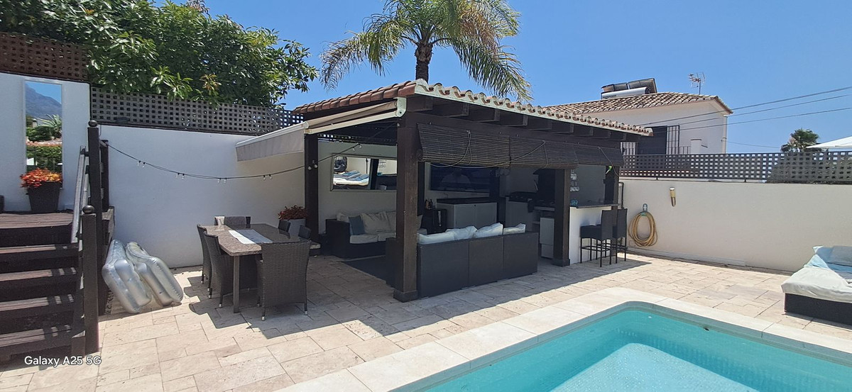 6 bedroom Villas for sale in Marbella – R5324446 6 bedroom Villas for sale in Marbella – R5324446