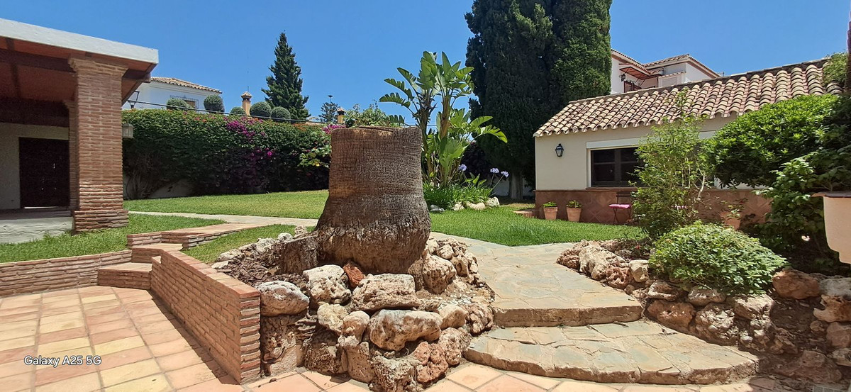 6 bedroom Villas for sale in Marbella – R5324446 6 bedroom Villas for sale in Marbella – R5324446