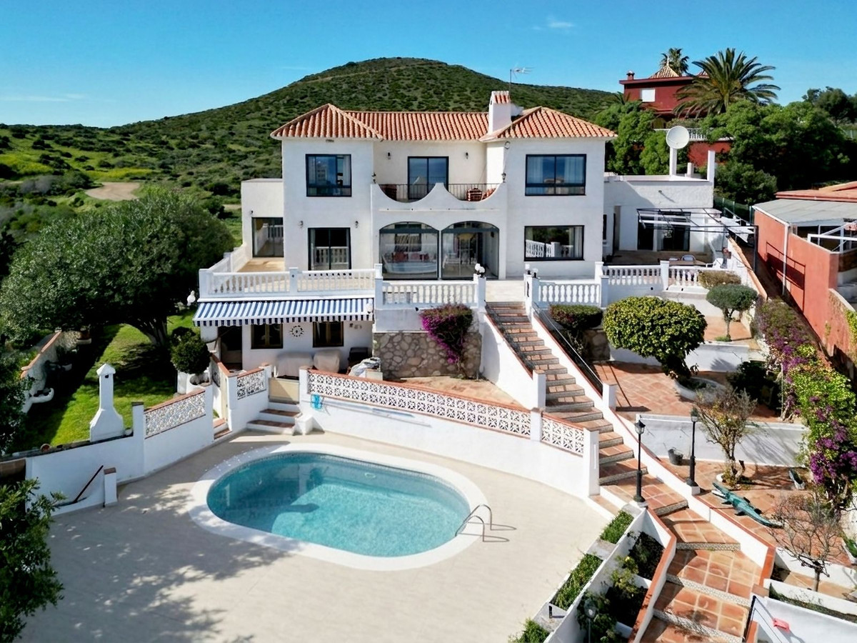 Villas de 6 dormitorios en venta en Mijas – R5078149 Villas de 6 dormitorios en venta en Mijas – R5078149