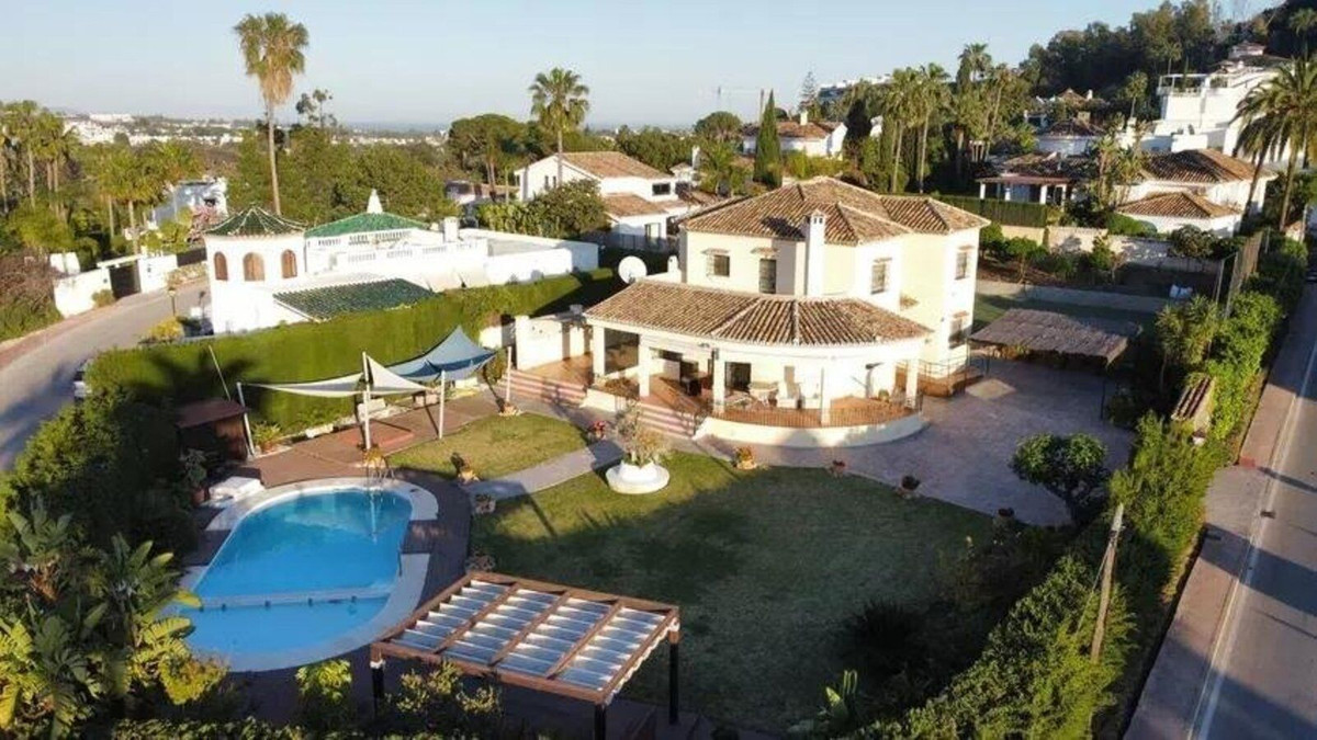 Villas de 6 dormitorios en venta en Nueva Andaluc�a – R5038708 Villas de 6 dormitorios en venta en Nueva Andaluc�a – R5038708