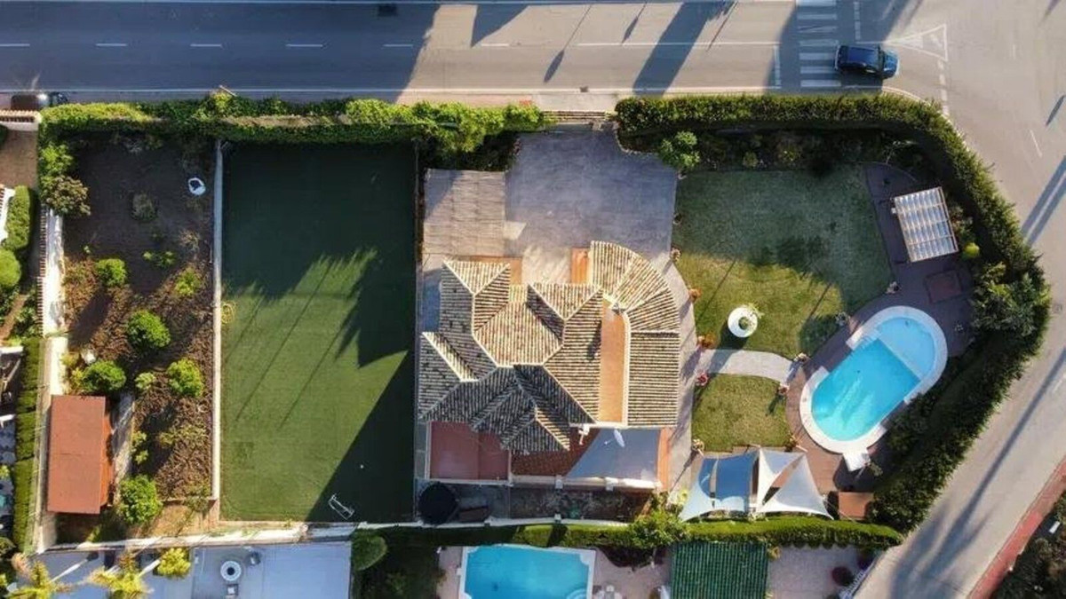 Villas de 6 dormitorios en venta en Nueva Andaluc�a – R5038708 Villas de 6 dormitorios en venta en Nueva Andaluc�a – R5038708