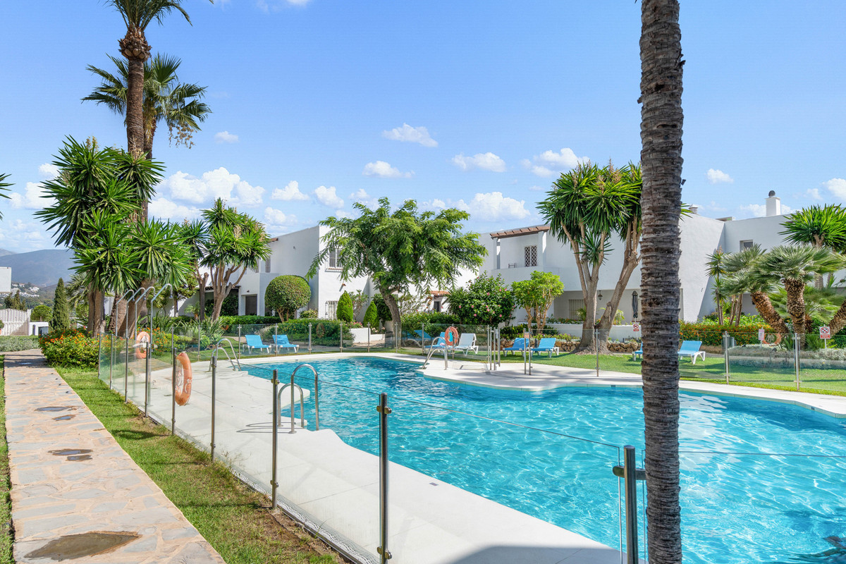 4 bedroom Apartments for sale in Nueva Andalucía – R5220361 4 bedroom Apartments for sale in Nueva Andalucía – R5220361