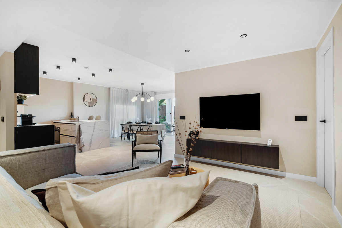 4 bedroom Apartments for sale in Nueva Andalucía – R5220361 4 bedroom Apartments for sale in Nueva Andalucía – R5220361