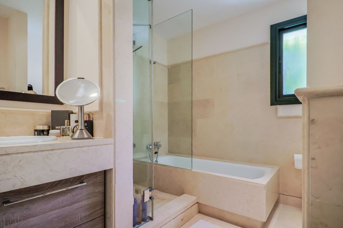 Apartamentos de 2 dormitorios en venta en Benahav�s – R5050144 Apartamentos de 2 dormitorios en venta en Benahav�s – R5050144