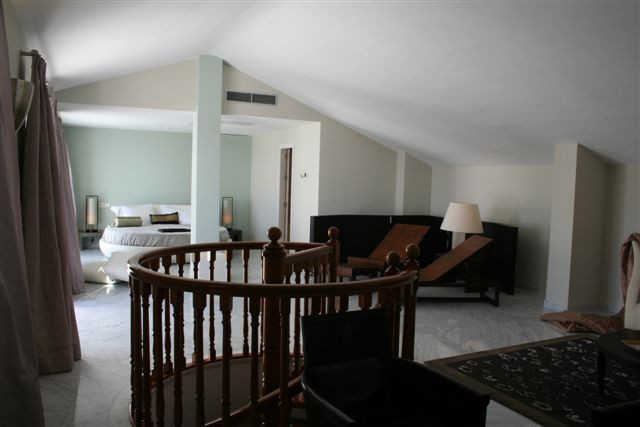 Aticos de 3 dormitorios en venta en Puerto Banús – R1965587 Aticos de 3 dormitorios en venta en Puerto Banús – R1965587