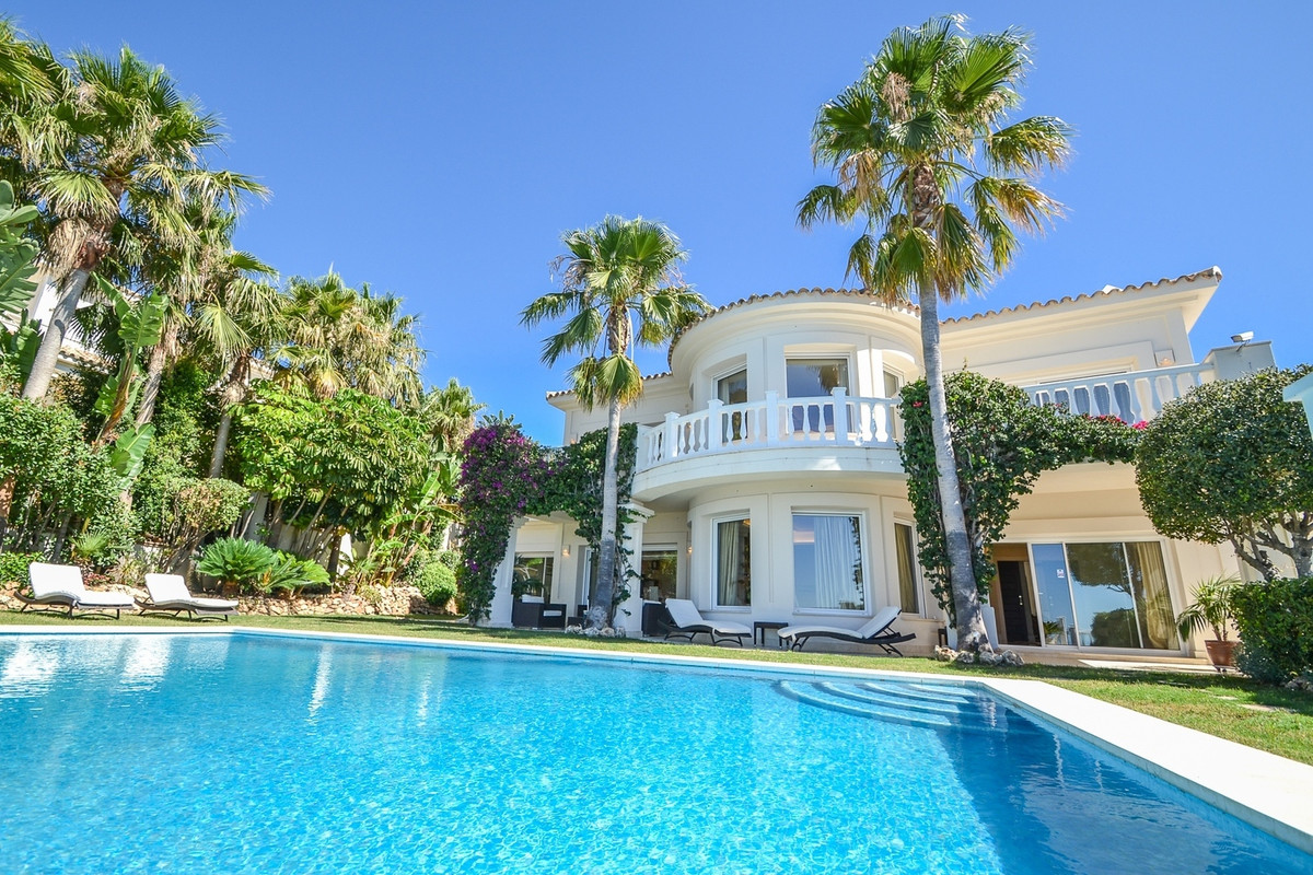 Villas de 5 dormitorios en venta en Altos de los Monteros – R3128869 Villas de 5 dormitorios en venta en Altos de los Monteros – R3128869