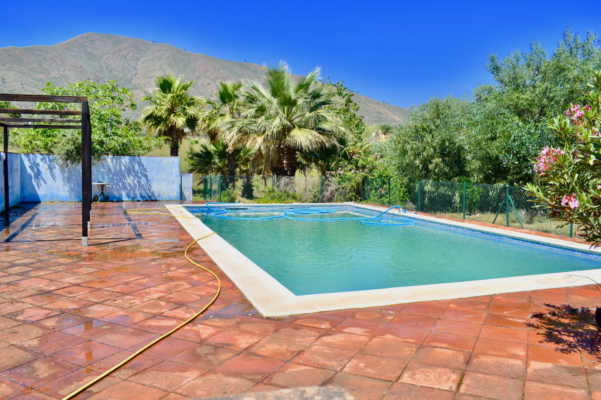 4 bedroom Villas for sale in La Cala de Mijas – R3417835 4 bedroom Villas for sale in La Cala de Mijas – R3417835