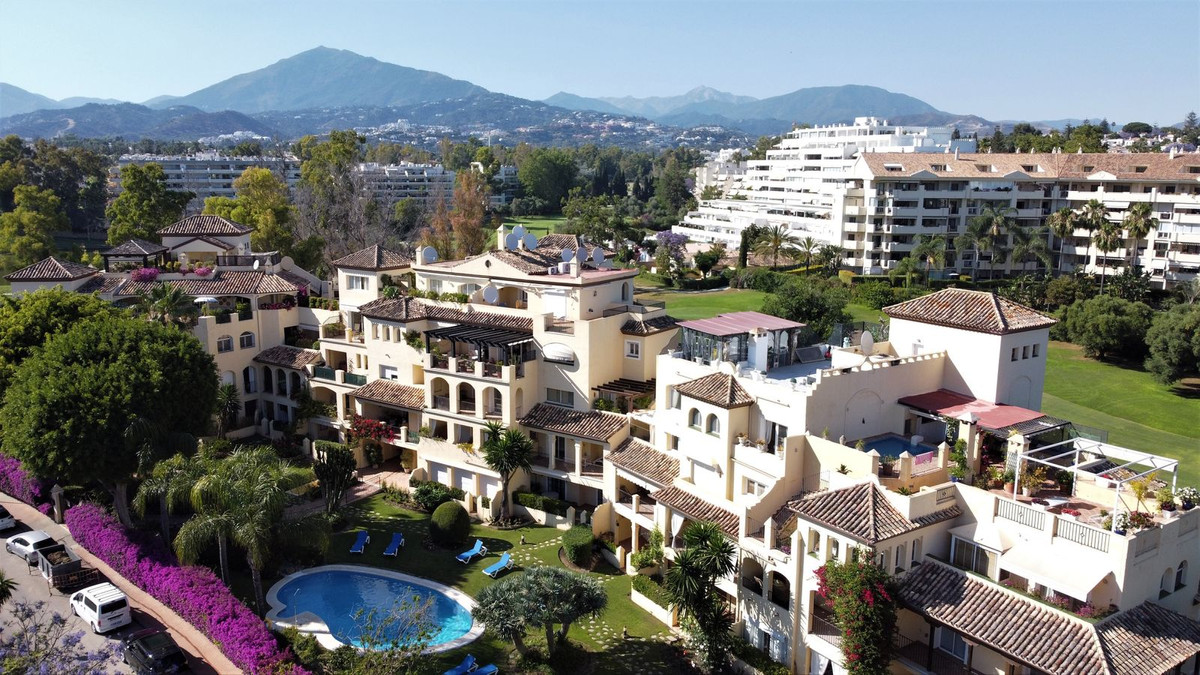 Aticos de 3 dormitorios en venta en Guadalmina Alta – R2955443 Aticos de 3 dormitorios en venta en Guadalmina Alta – R2955443