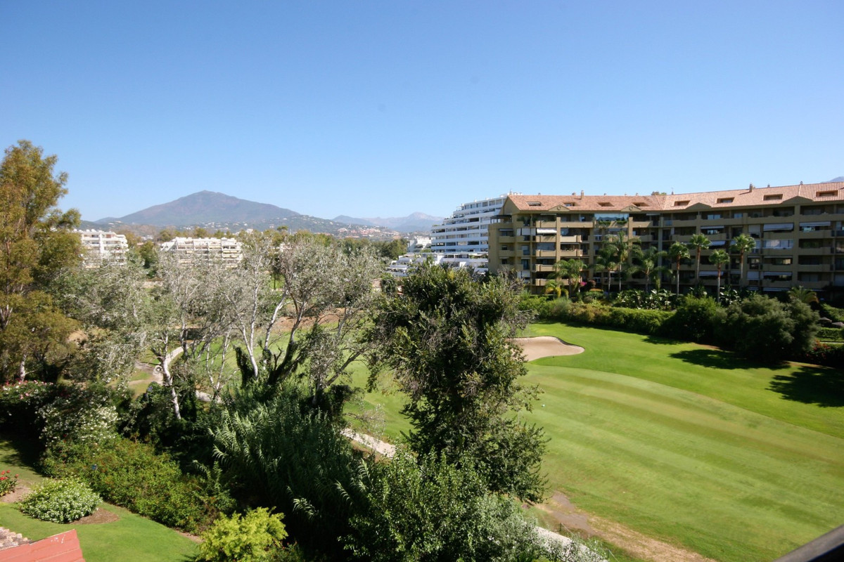 Aticos de 3 dormitorios en venta en Guadalmina Alta – R2955443 Aticos de 3 dormitorios en venta en Guadalmina Alta – R2955443