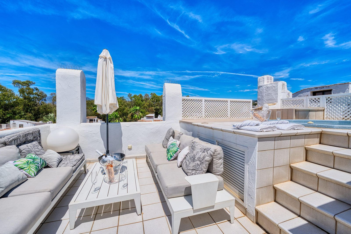 Aticos de 5 dormitorios en venta en Elviria – R3501181 Aticos de 5 dormitorios en venta en Elviria – R3501181