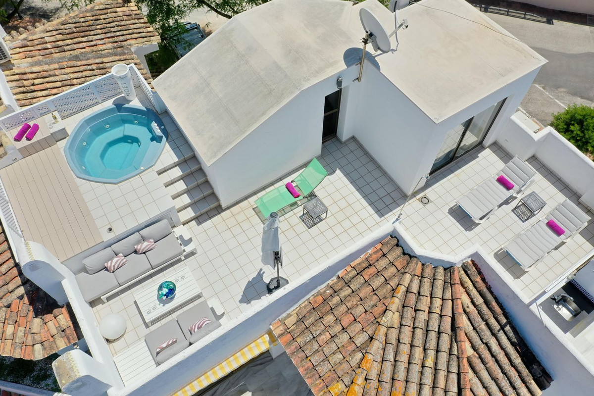 Aticos de 5 dormitorios en venta en Elviria – R3501181 Aticos de 5 dormitorios en venta en Elviria – R3501181