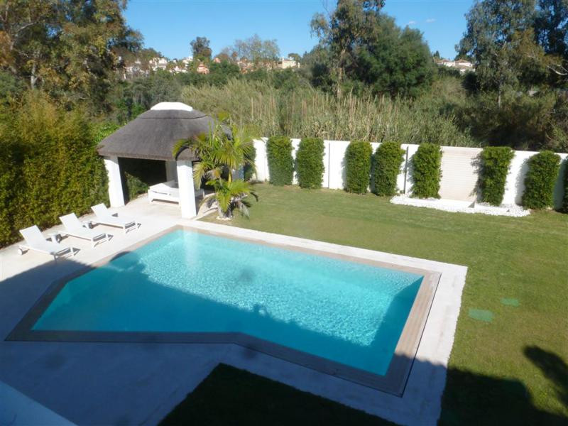Villas de 5 dormitorios en venta en Guadalmina Baja – R2386847 Villas de 5 dormitorios en venta en Guadalmina Baja – R2386847