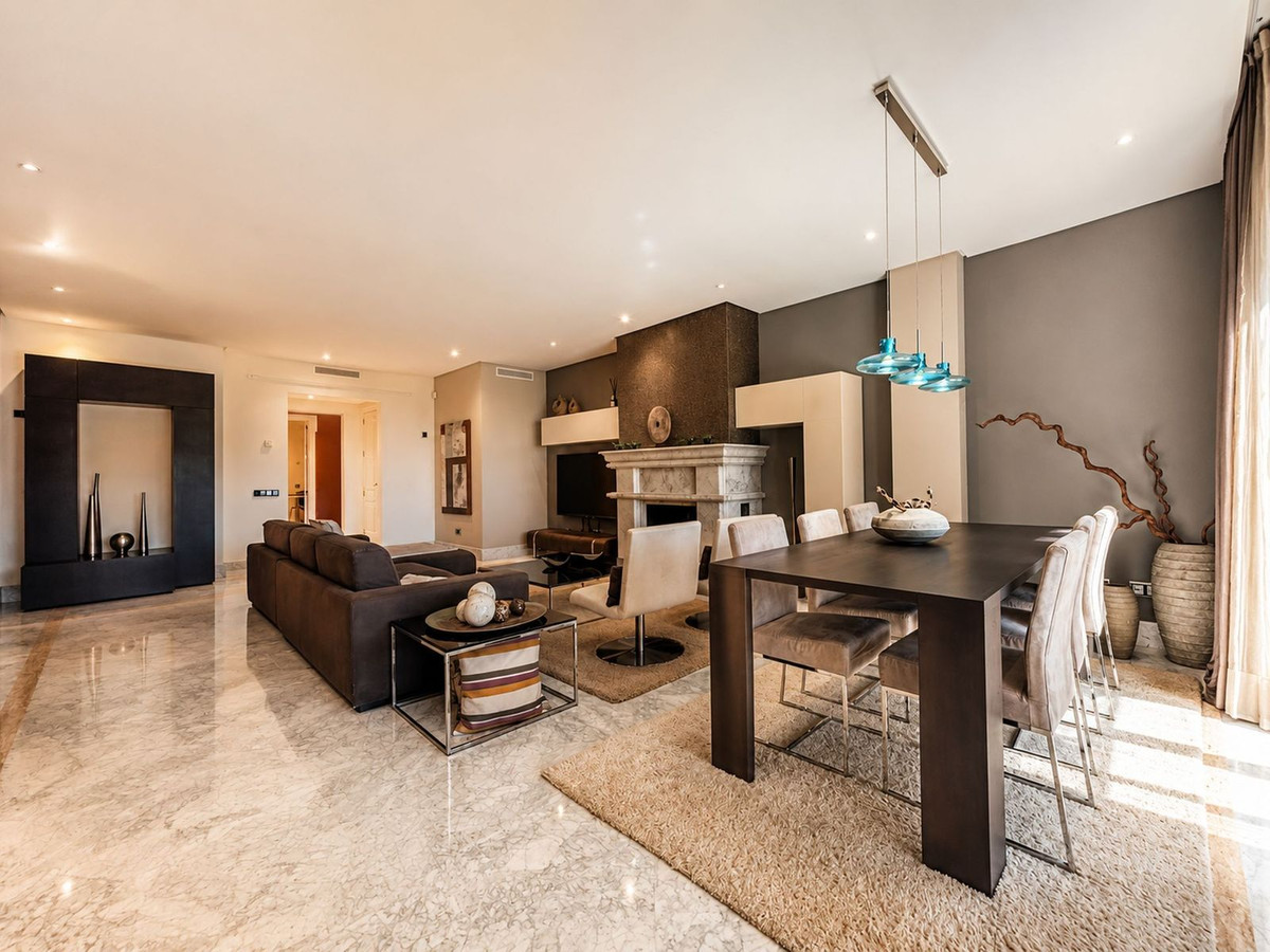 3 bedroom Apartments for sale in Los Monteros – R3834421 3 bedroom Apartments for sale in Los Monteros – R3834421