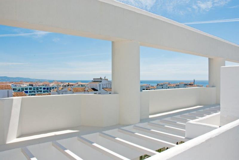 Aticos de 3 dormitorios en venta en Puerto Banús – R2268905 Aticos de 3 dormitorios en venta en Puerto Banús – R2268905