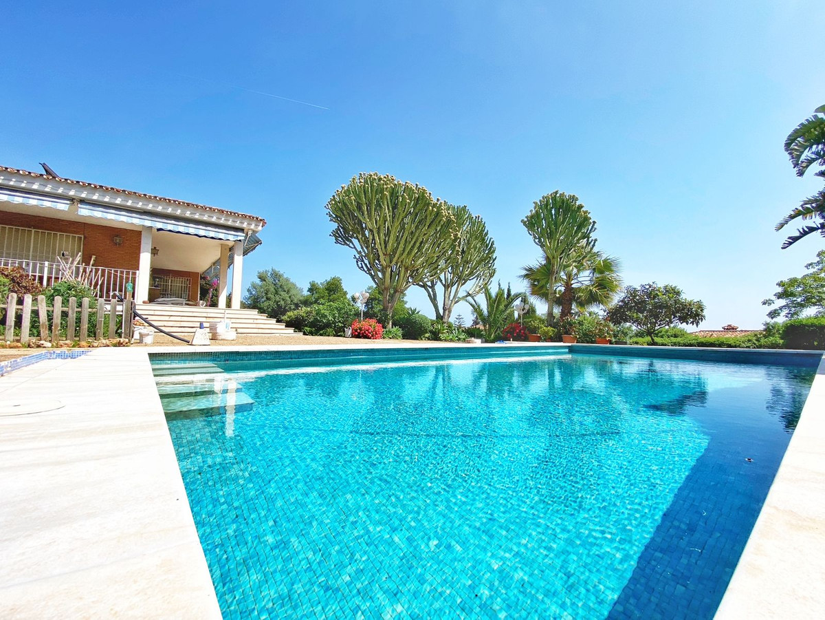 4 bedroom Villas for sale in Marbella – R2308304 4 bedroom Villas for sale in Marbella – R2308304