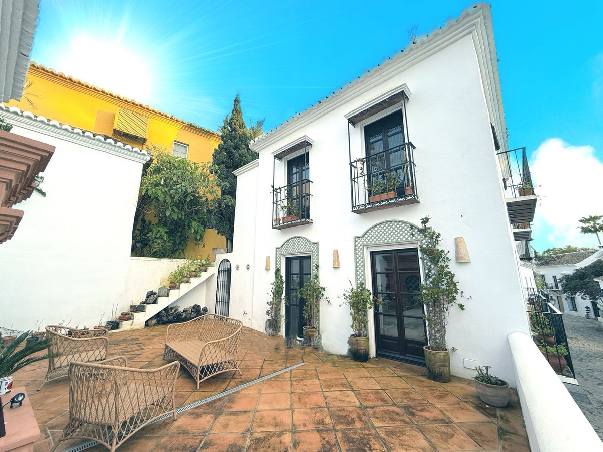 4 bedroom Semi-detached for sale in Marbella – R4979035 4 bedroom Semi-detached for sale in Marbella – R4979035