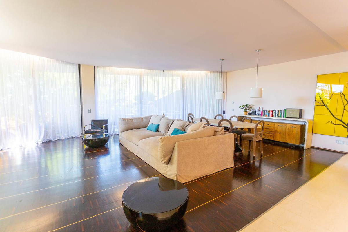 Pareados de 4 dormitorios en venta en Milla de Oro – R5382364 Pareados de 4 dormitorios en venta en Milla de Oro – R5382364