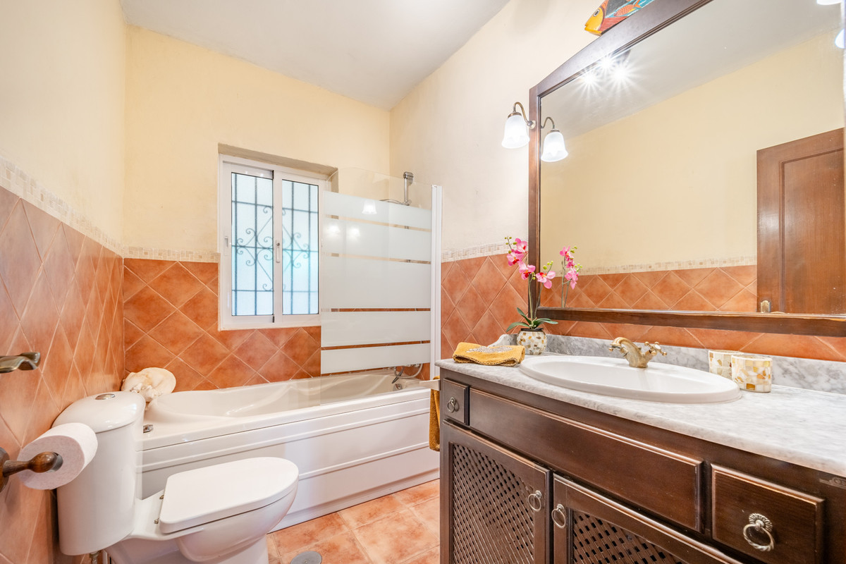 4 bedroom Villas for sale in El Rosario – R5406646 4 bedroom Villas for sale in El Rosario – R5406646